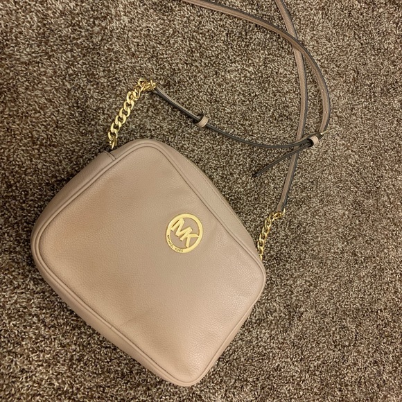 Michael Kors Crossbody - Picture 1 of 4